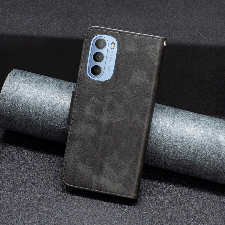 Retro Lambskin Texture Leather Phone Case, For Motorola Moto G31 / G41 Side Fingerprint, For OPPO A36 / Realme 9i, For OPPO Realme 9 Pro+, For Xiaomi Redmi Note 11 Global